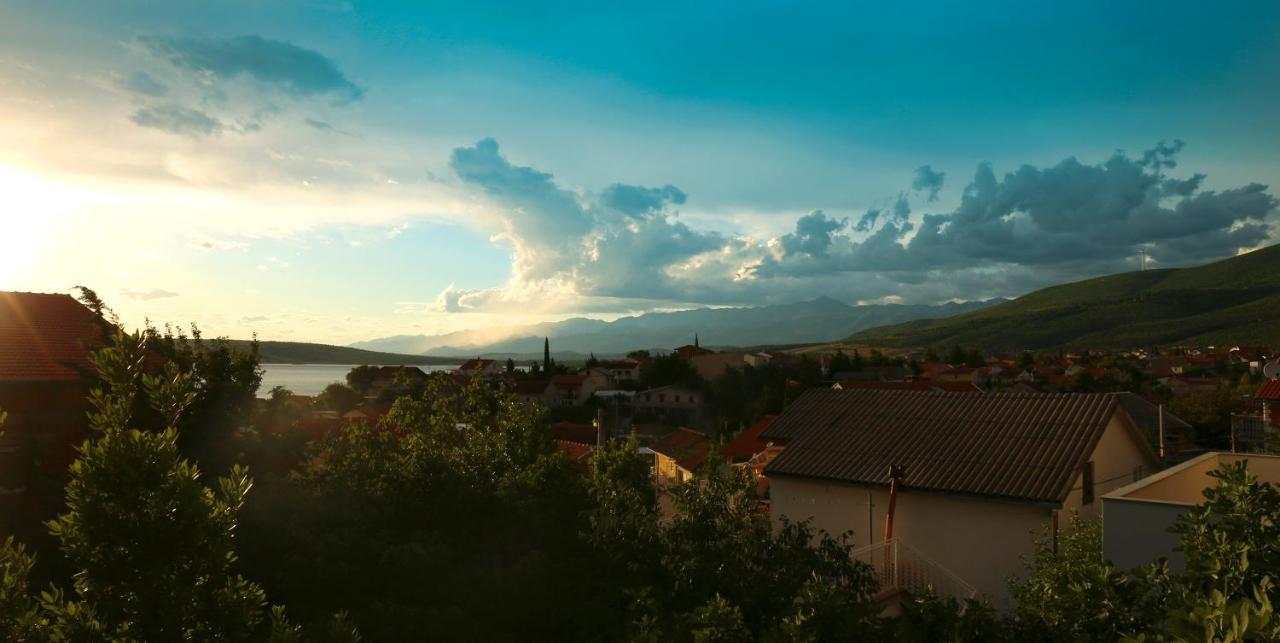 Apartments Mira Ґорні Карин Екстер'єр фото