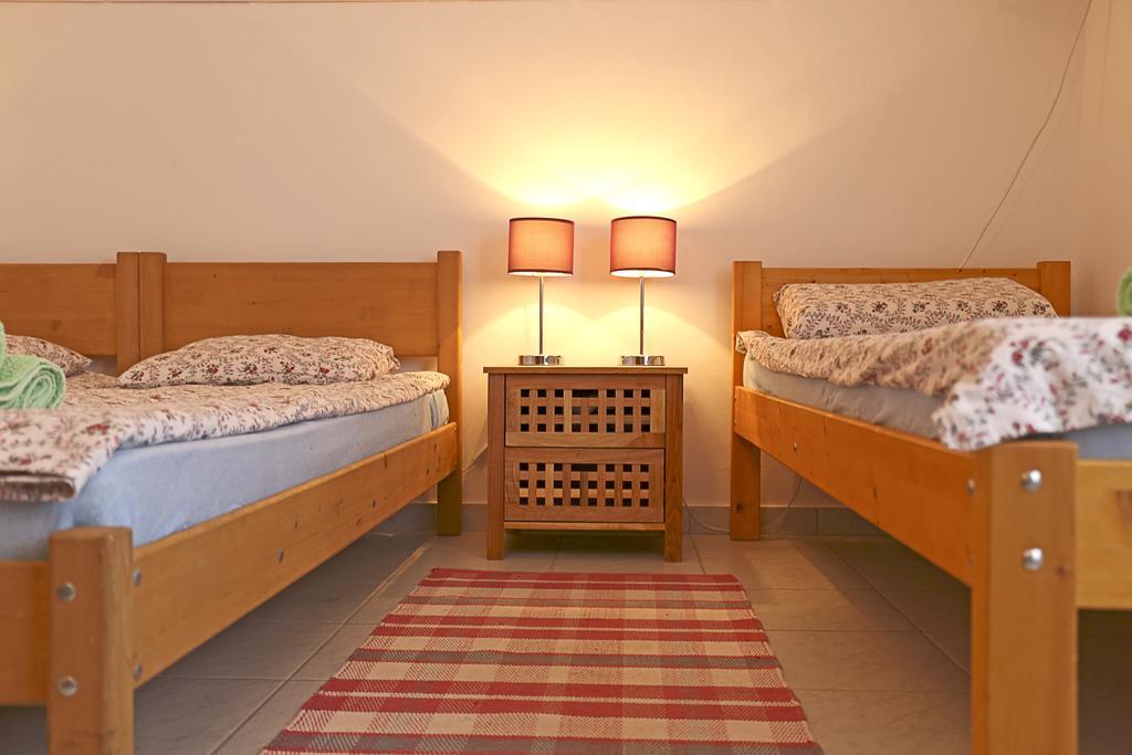 Apartments Mira Ґорні Карин Екстер'єр фото